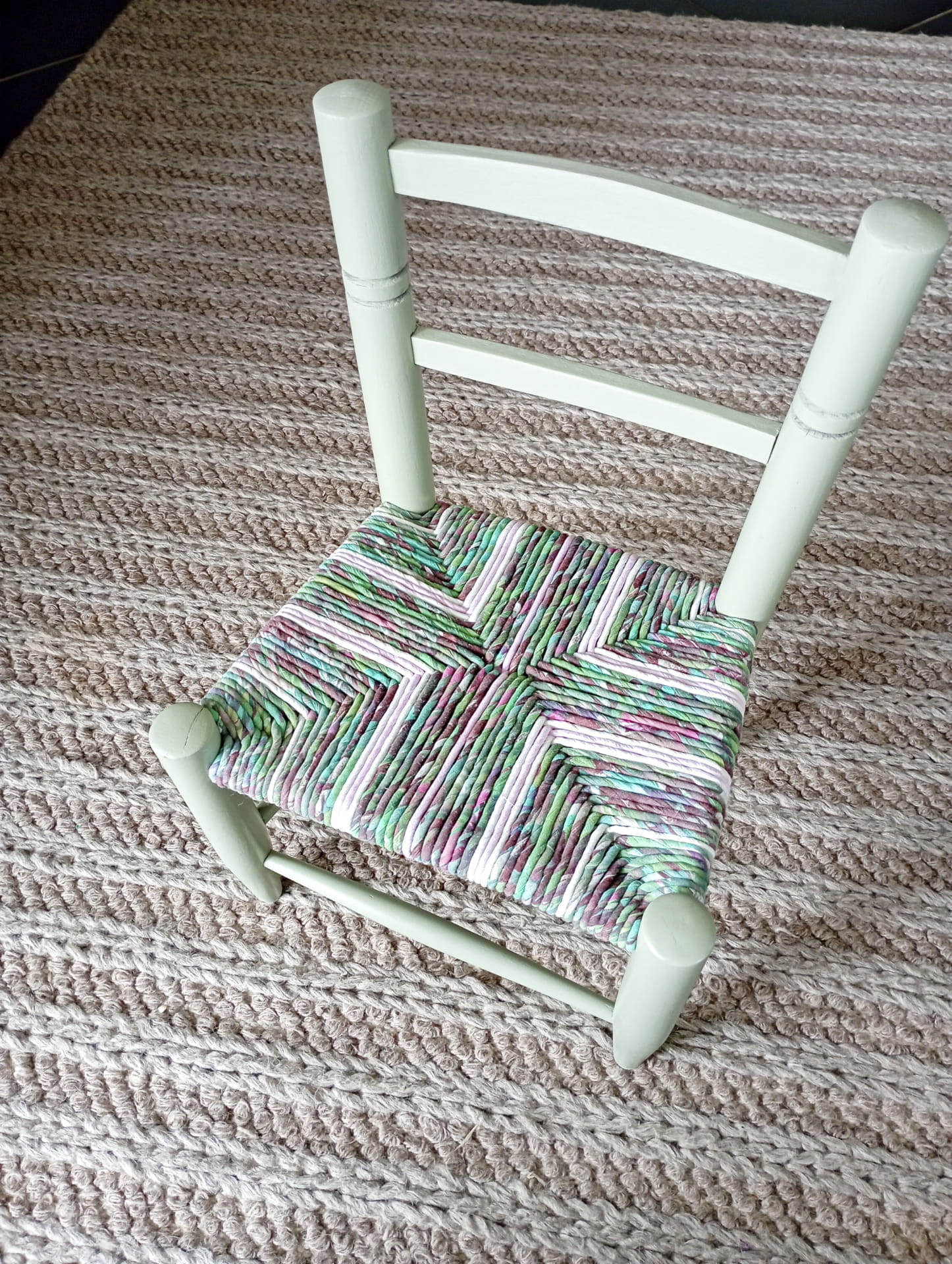 Petite chaise kaki