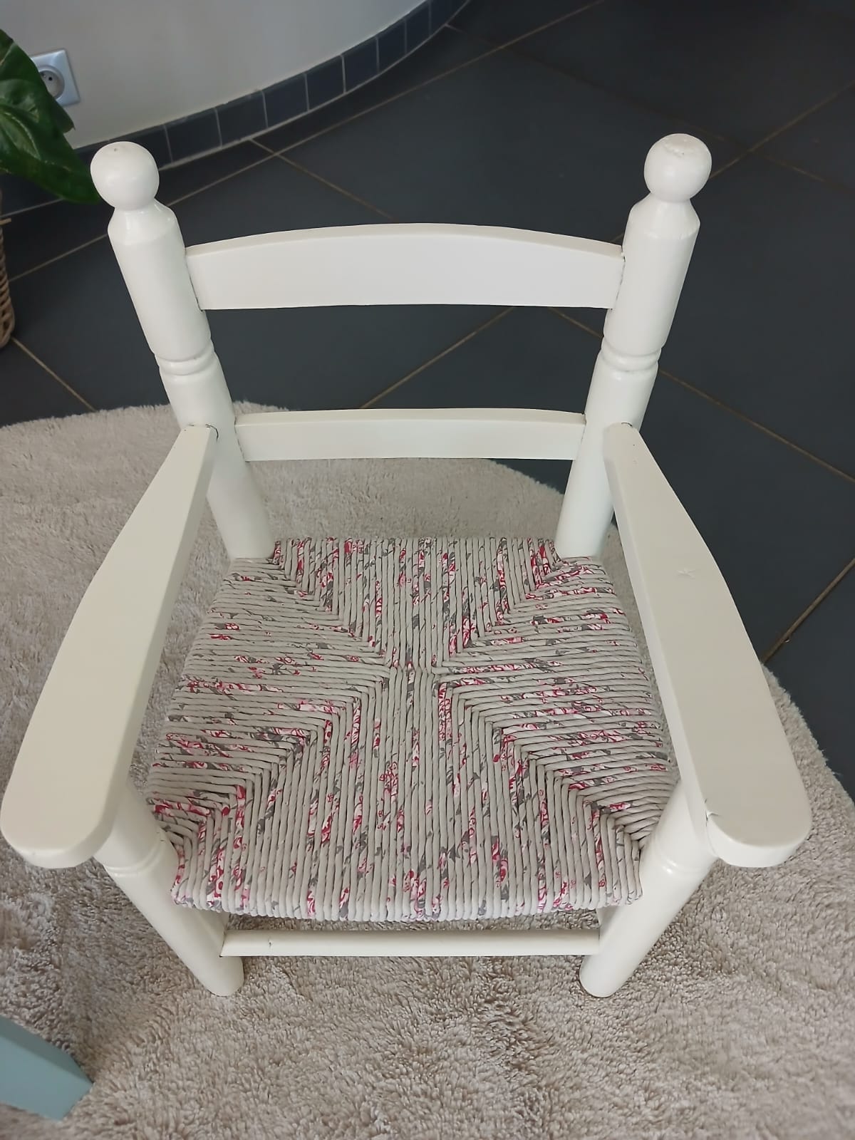 Petit fauteuil Coquille d'oeuf